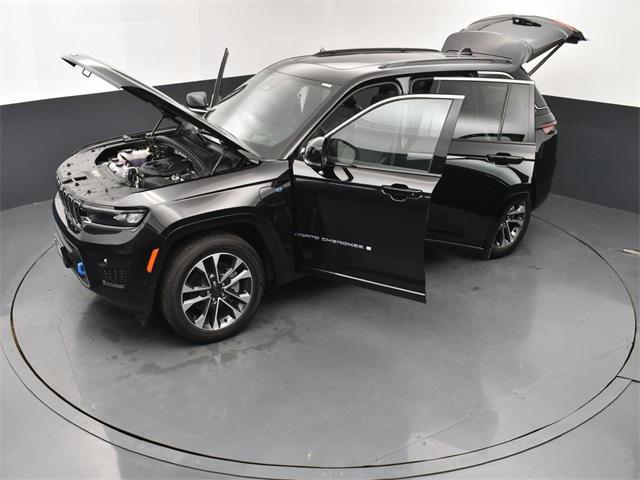 Photo of 2024 Diamond Black Crystal Pearlcoat Jeep Grand Cherokee 4xe