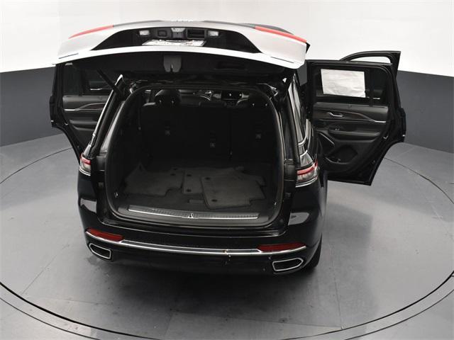 Photo of 2024 Diamond Black Crystal Pearlcoat Jeep Grand Cherokee 4xe