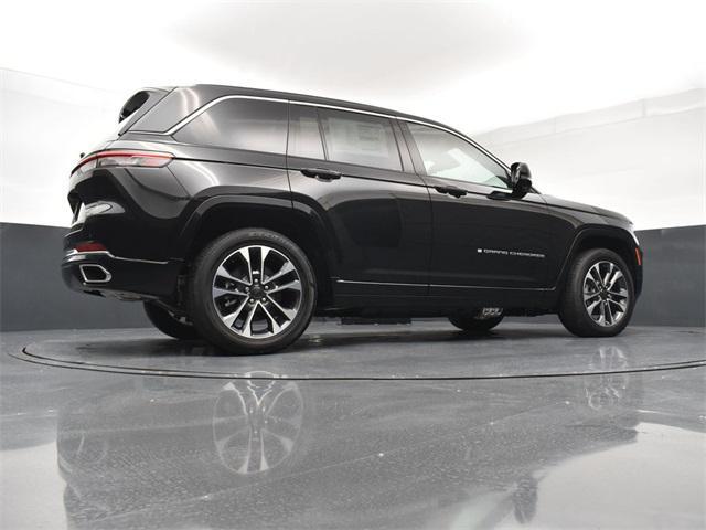 Photo of 2024 Diamond Black Crystal Pearlcoat Jeep Grand Cherokee 4xe