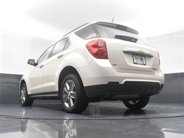 Photo of 2015 White Diamond Tricoat Chevrolet Equinox