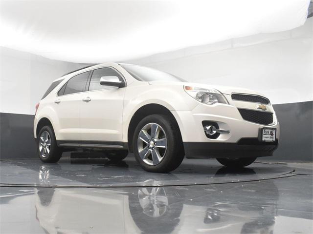 Photo of 2015 White Diamond Tricoat Chevrolet Equinox