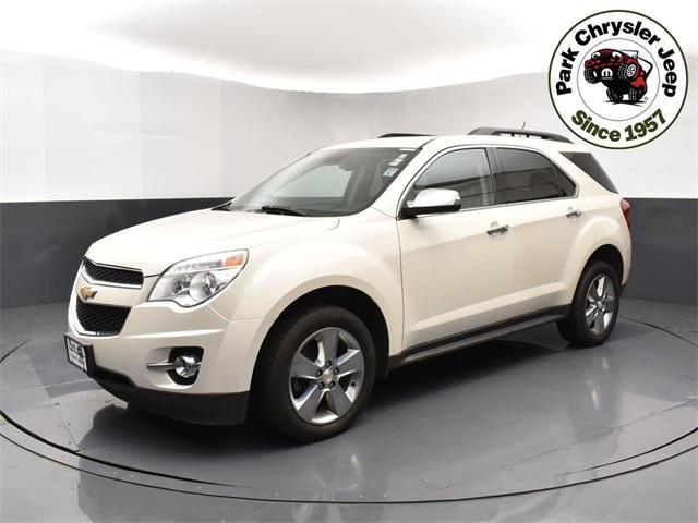 Photo of 2015 White Diamond Tricoat Chevrolet Equinox