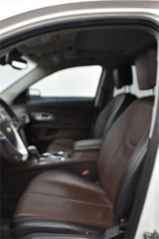 Photo of 2015 White Diamond Tricoat Chevrolet Equinox