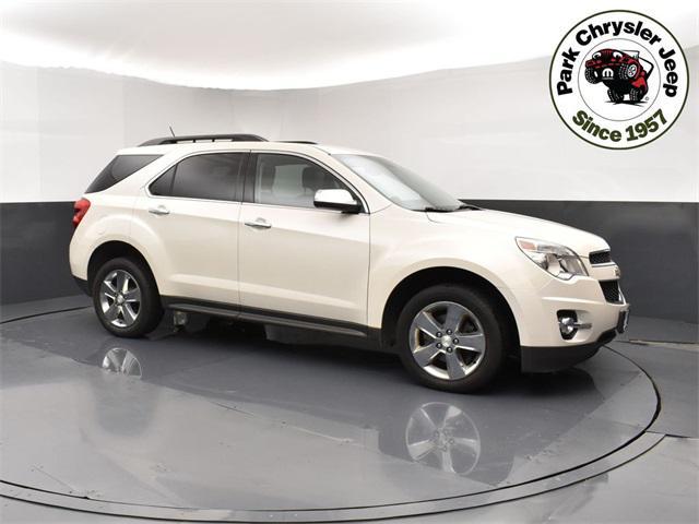 Photo of 2015 White Diamond Tricoat Chevrolet Equinox