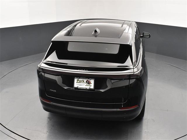 Photo of 2025 Diamond Black Crystal Pearlcoat Jeep Wagoneer S