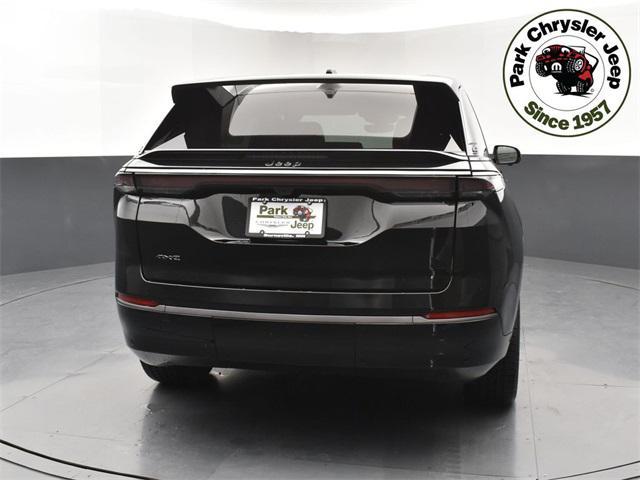 Photo of 2025 Diamond Black Crystal Pearlcoat Jeep Wagoneer S
