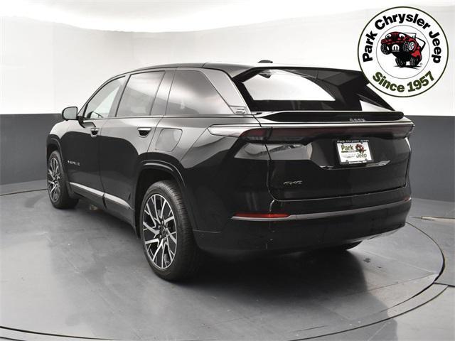 Photo of 2025 Diamond Black Crystal Pearlcoat Jeep Wagoneer S