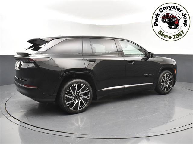Photo of 2025 Diamond Black Crystal Pearlcoat Jeep Wagoneer S