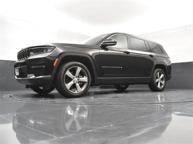 Photo of 2021 Diamond Black Crystal Pearlcoat Jeep Grand Cherokee L