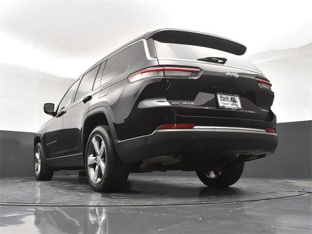 Photo of 2021 Diamond Black Crystal Pearlcoat Jeep Grand Cherokee L