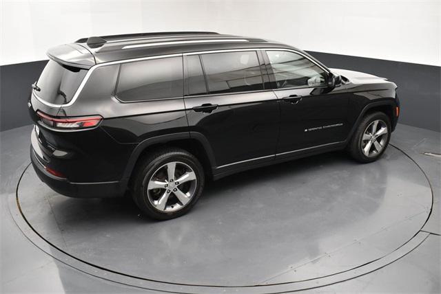 Photo of 2021 Diamond Black Crystal Pearlcoat Jeep Grand Cherokee L