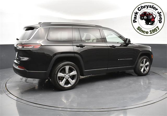 Photo of 2021 Diamond Black Crystal Pearlcoat Jeep Grand Cherokee L
