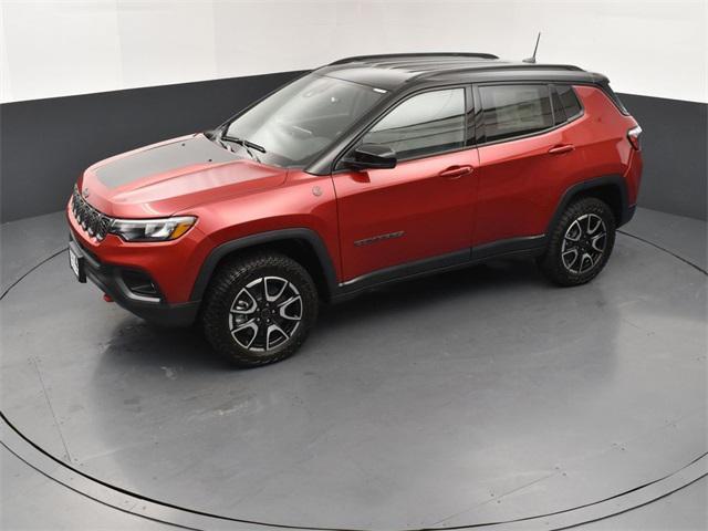 Photo of 2025 Red Hot Pearlcoat Jeep Compass