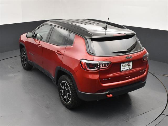 Photo of 2025 Red Hot Pearlcoat Jeep Compass