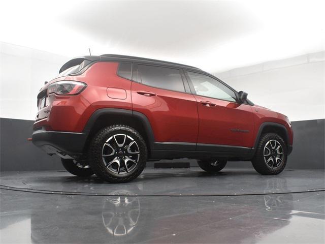 Photo of 2025 Red Hot Pearlcoat Jeep Compass