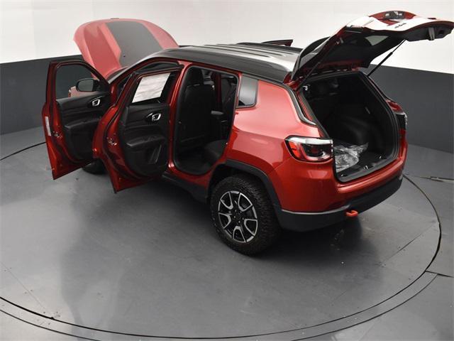 Photo of 2025 Red Hot Pearlcoat Jeep Compass