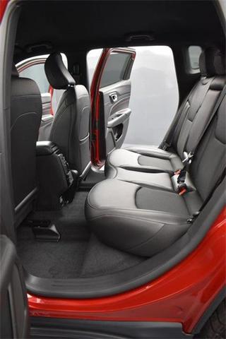 Photo of 2025 Red Hot Pearlcoat Jeep Compass