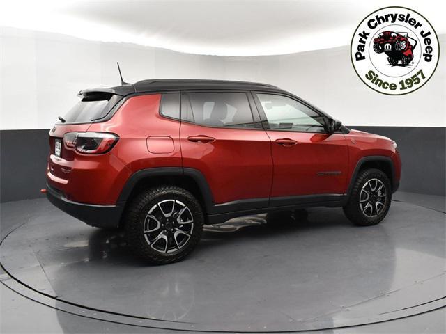 Photo of 2025 Red Hot Pearlcoat Jeep Compass