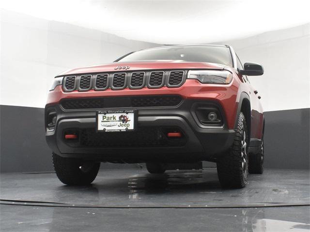 Photo of 2025 Red Hot Pearlcoat Jeep Compass