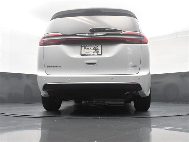 Photo of 2025 Bright White Clearcoat Chrysler Pacifica