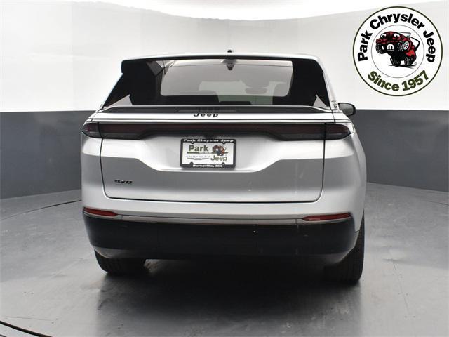 Photo of 2025 Silver Zynith Clearcoat Jeep Wagoneer S