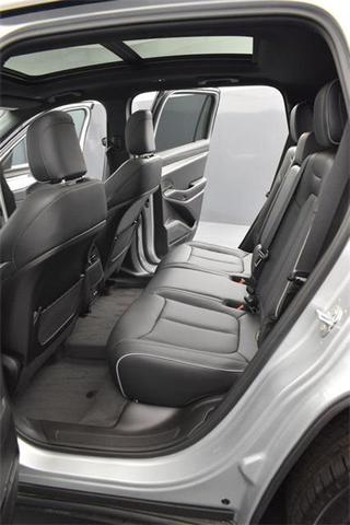 Photo of 2025 Silver Zynith Clearcoat Jeep Wagoneer S