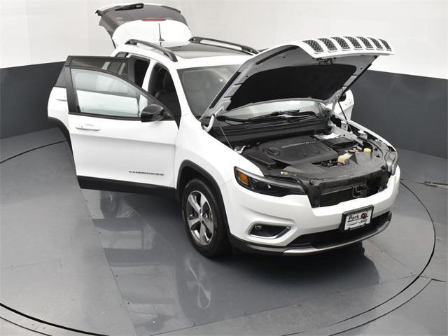 Photo of 2022 Bright White Clearcoat Jeep Cherokee