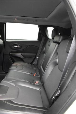 Photo of 2022 Bright White Clearcoat Jeep Cherokee