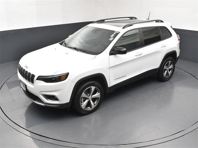 Photo of 2022 Bright White Clearcoat Jeep Cherokee