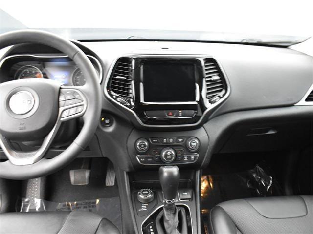Photo of 2022 Bright White Clearcoat Jeep Cherokee