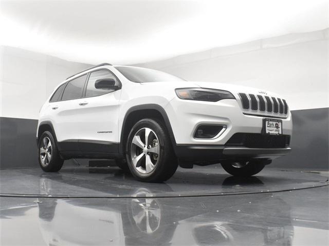 Photo of 2022 Bright White Clearcoat Jeep Cherokee