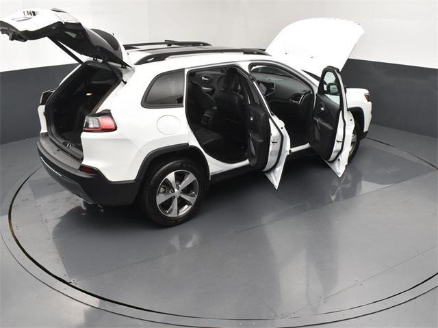 Photo of 2022 Bright White Clearcoat Jeep Cherokee