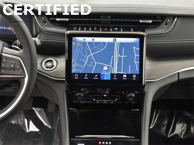 Photo of 2023 Diamond Black Crystal Pearlcoat Jeep Grand Cherokee