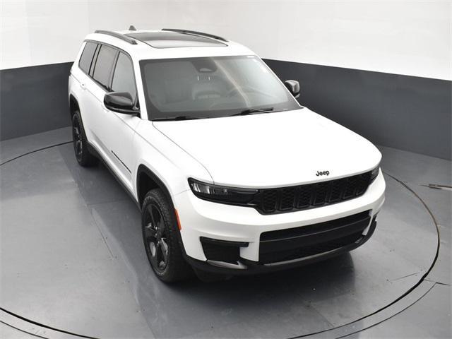 Photo of 2024 Bright White Clearcoat Jeep Grand Cherokee L