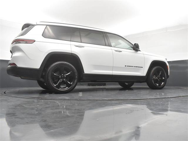 Photo of 2024 Bright White Clearcoat Jeep Grand Cherokee L