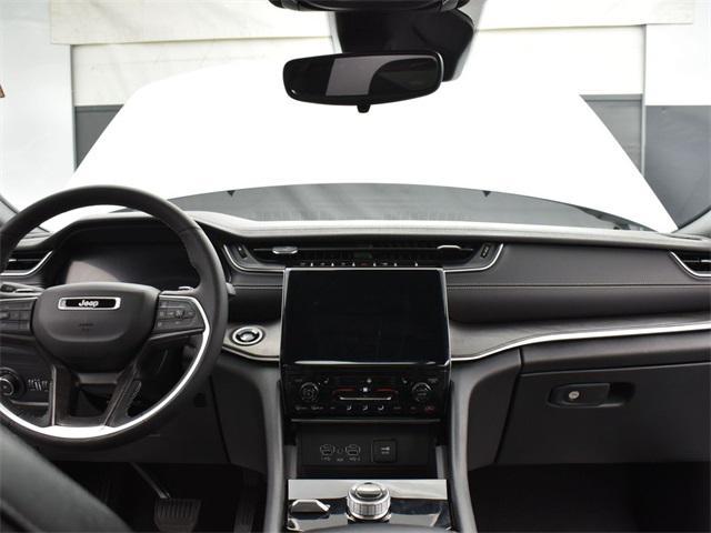 Photo of 2024 Bright White Clearcoat Jeep Grand Cherokee L