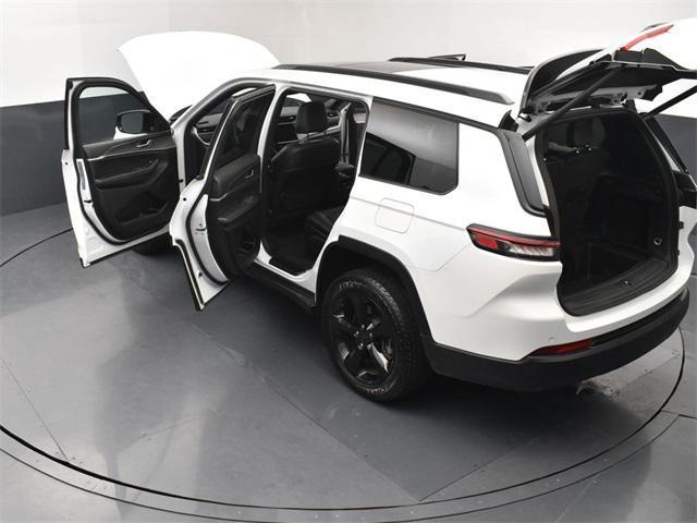 Photo of 2024 Bright White Clearcoat Jeep Grand Cherokee L