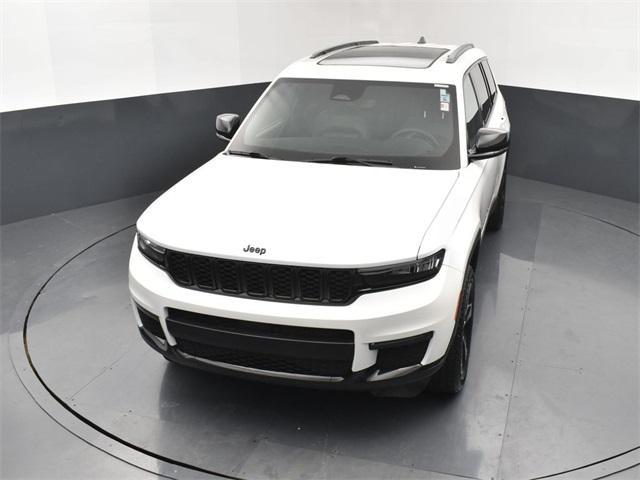 Photo of 2024 Bright White Clearcoat Jeep Grand Cherokee L