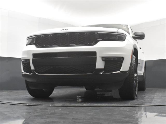 Photo of 2024 Bright White Clearcoat Jeep Grand Cherokee L