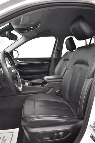 Photo of 2022 Bright White Clearcoat Jeep Grand Cherokee