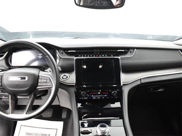 Photo of 2022 Bright White Clearcoat Jeep Grand Cherokee