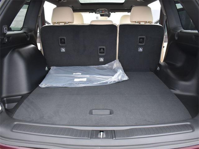 Photo of 2025 Velvet Red Pearlcoat Jeep Grand Cherokee
