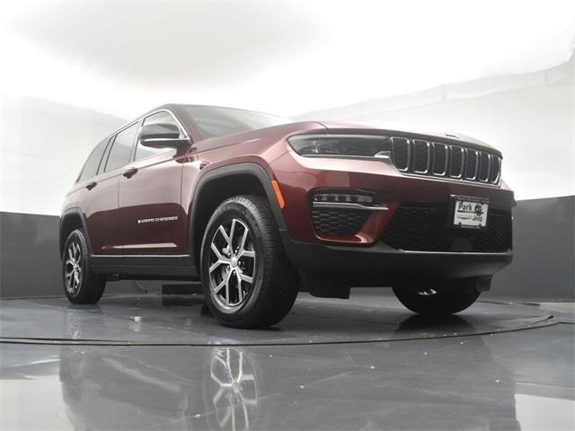 Photo of 2025 Velvet Red Pearlcoat Jeep Grand Cherokee