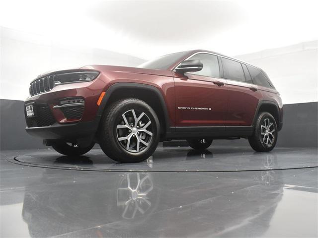 Photo of 2025 Velvet Red Pearlcoat Jeep Grand Cherokee