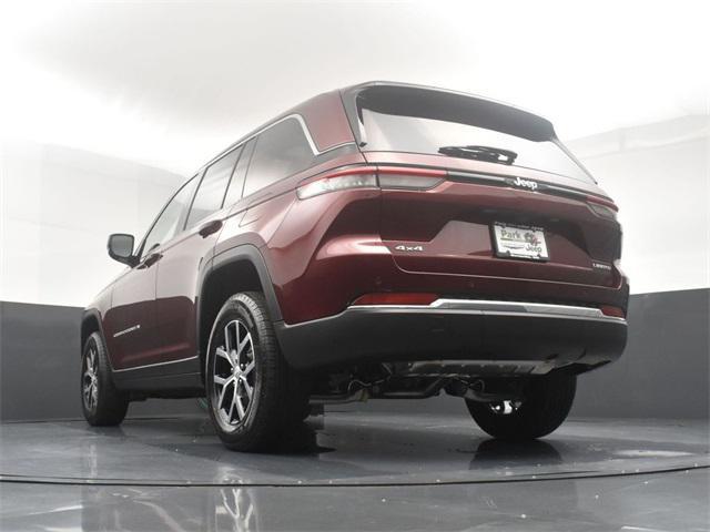Photo of 2025 Velvet Red Pearlcoat Jeep Grand Cherokee