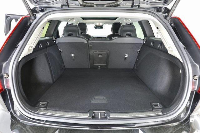 Photo of 2024 Onyx Black Volvo V60 Cross Country