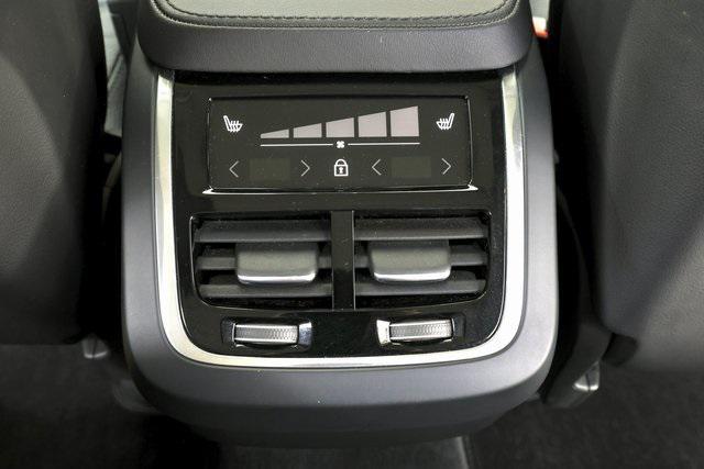 Photo of 2024 Crystal White Volvo XC90