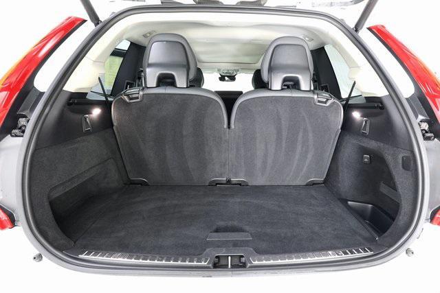 Photo of 2024 Crystal White Volvo XC90