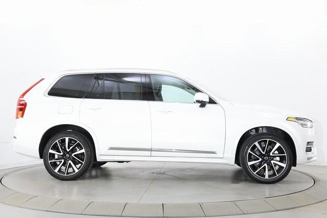 Photo of 2024 Crystal White Volvo XC90