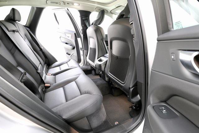 Photo of 2025 Silver Dawn Metallic Volvo XC60